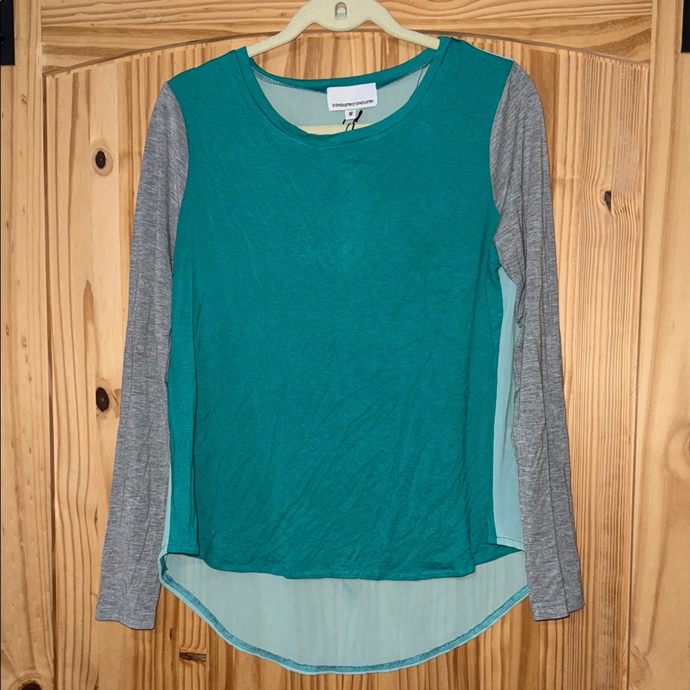 Trendy Long Sleeve Teal and Gray Top